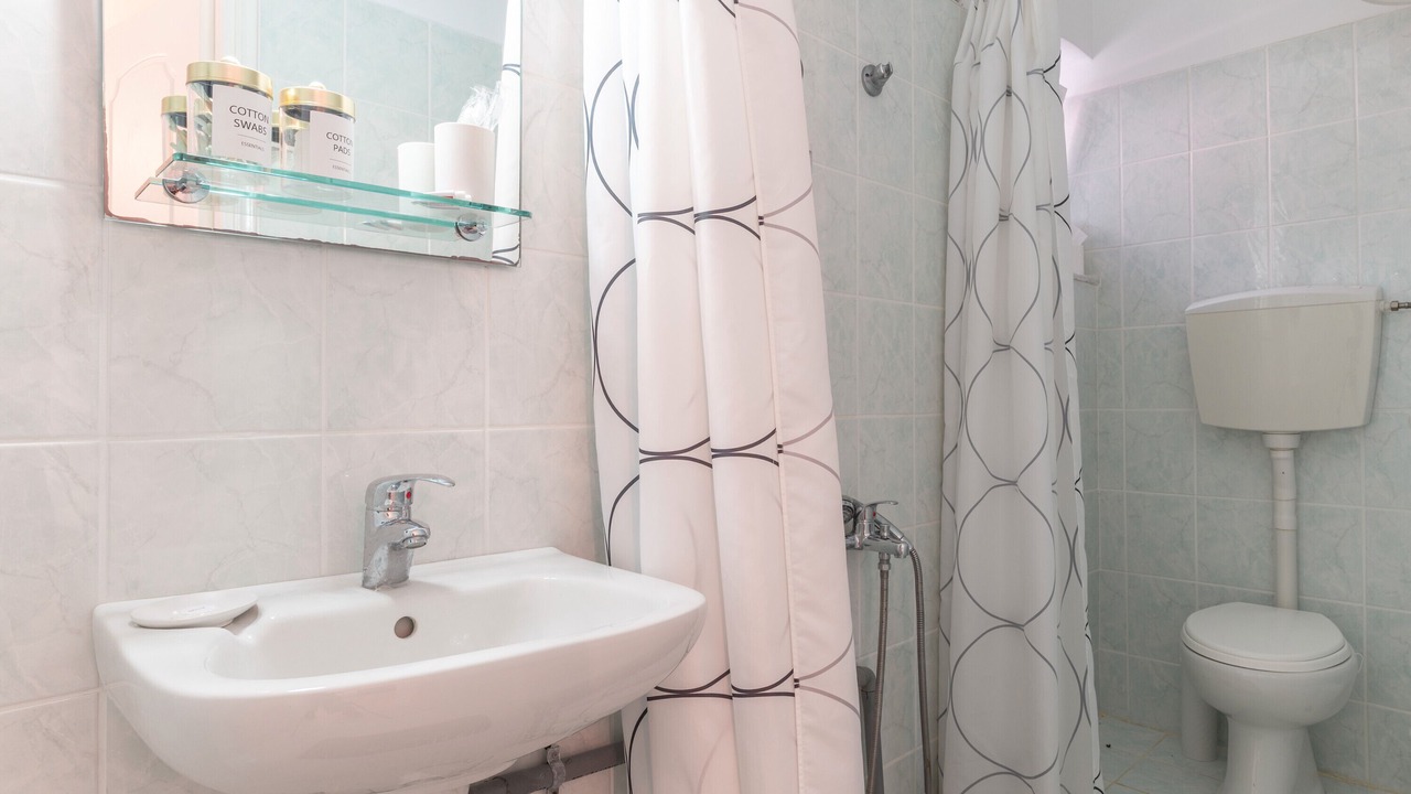 Photo of Bathroom in East Mani