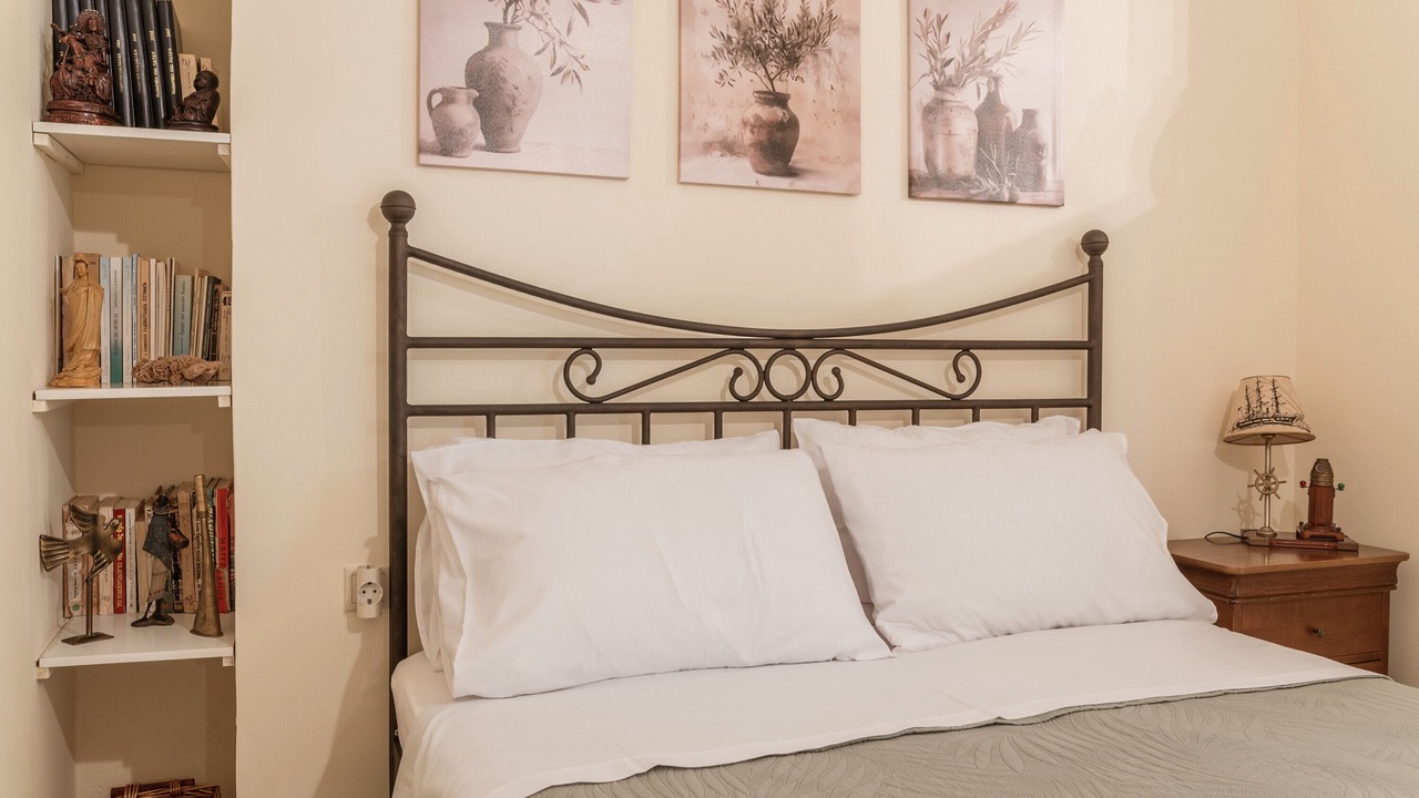 Photo of Bedroom in East Mani