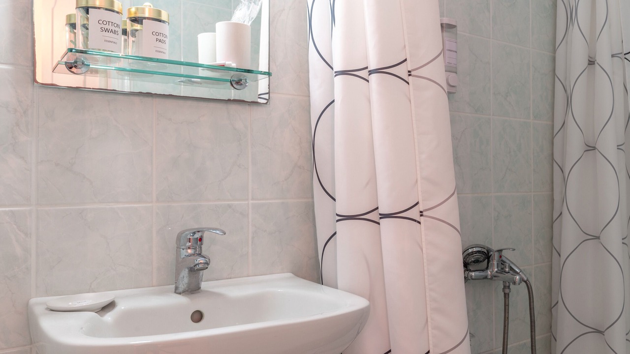 Photo of Bathroom in East Mani