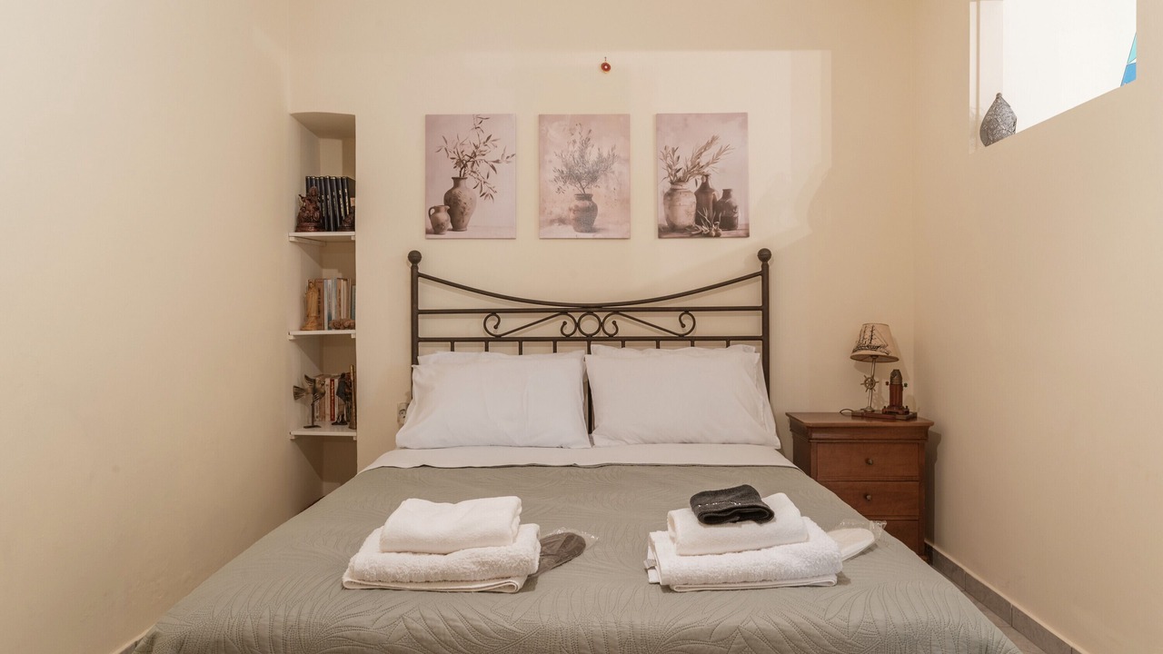 Photo of Bedroom in East Mani