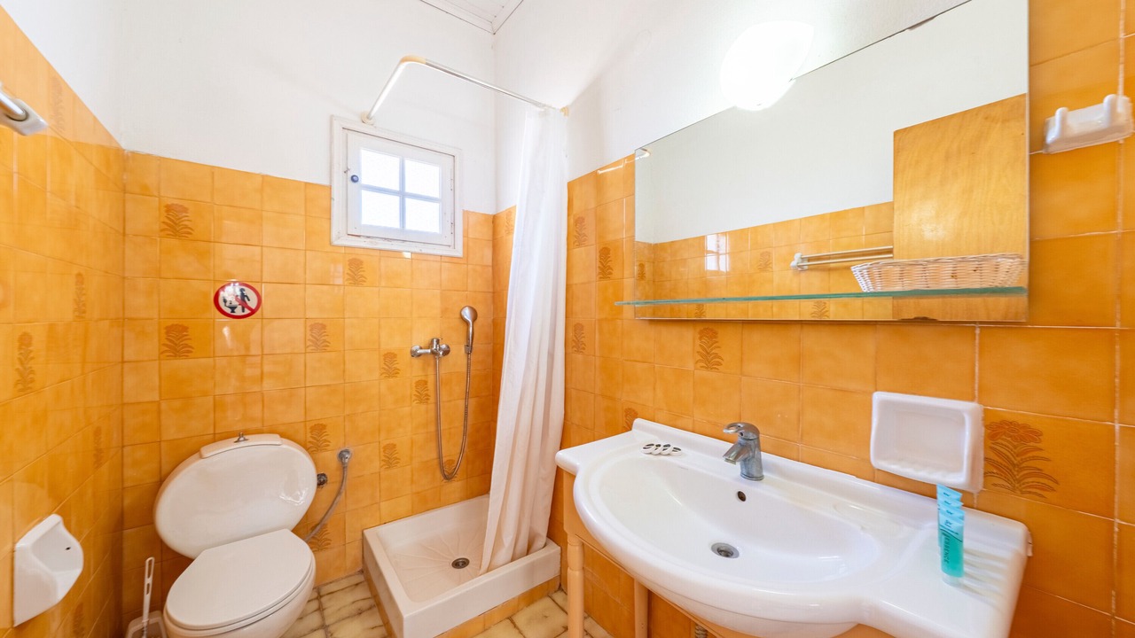 Photo of Bathroom in Molos