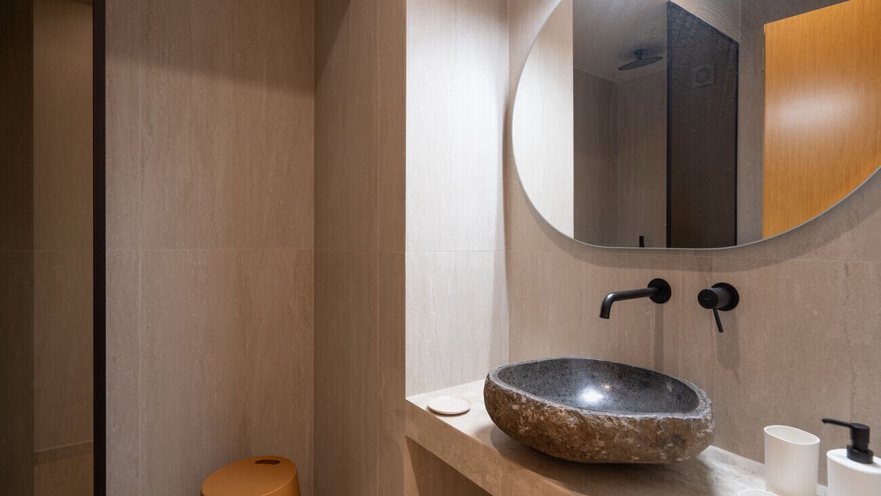 Photo of Bathroom in Mets