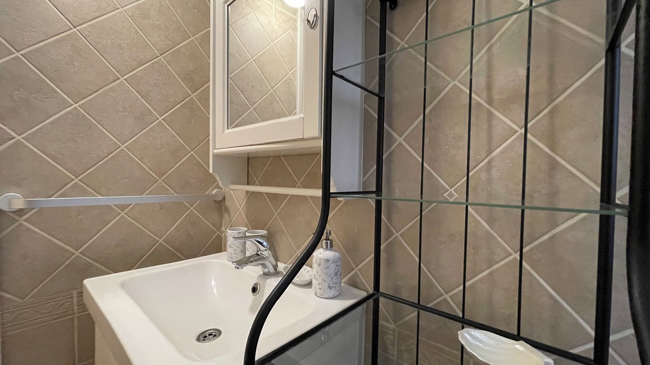 Photo of Bathroom in Ampelokipoi