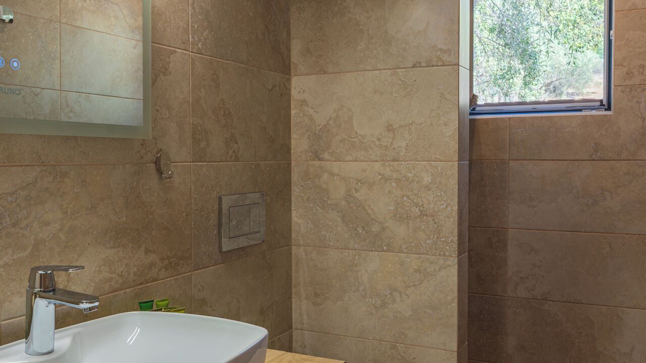 Photo of Bathroom in Vravrona