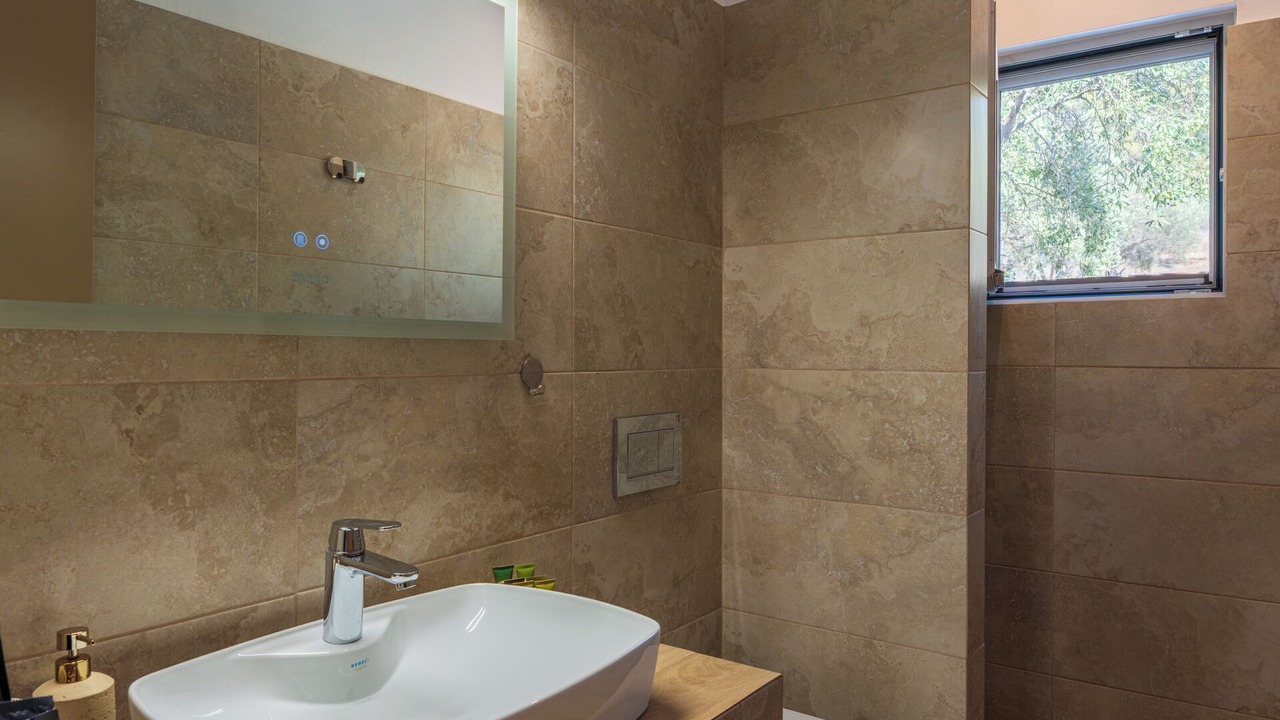 Photo of Bathroom in Vravrona