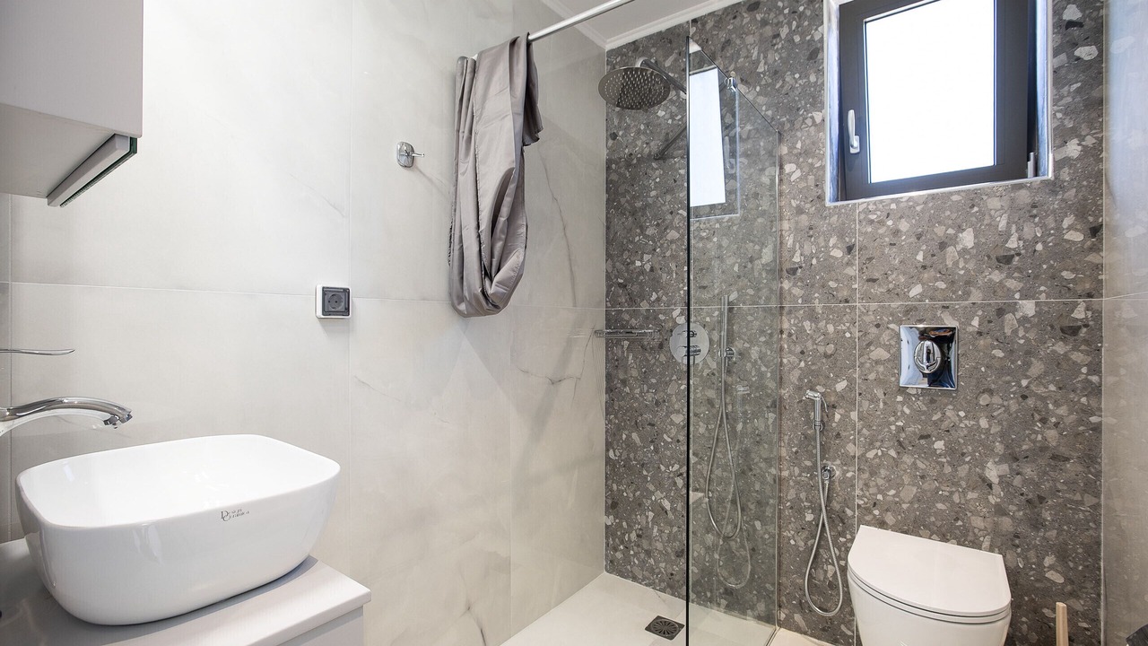 Photo of Bathroom in Roumeli