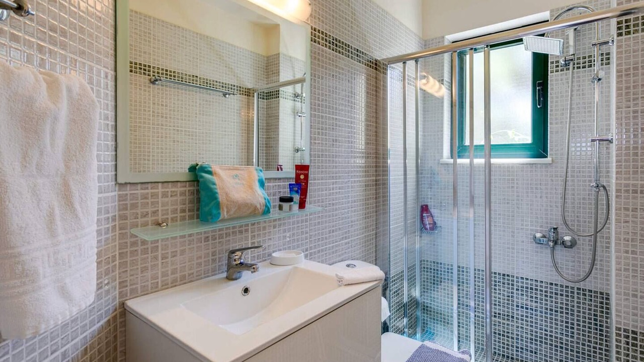 Photo of Bathroom in Pyrgos Psilonerou