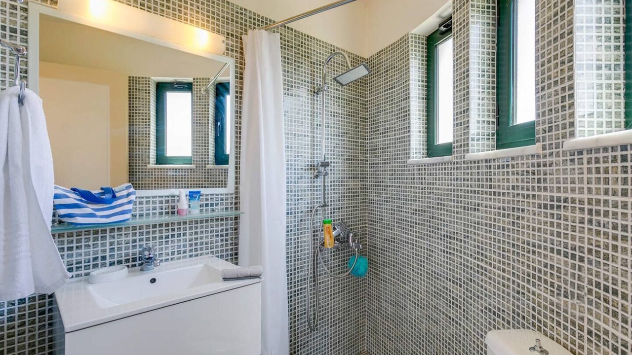 Photo of Bathroom in Pyrgos Psilonerou