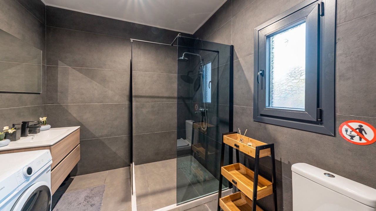 Photo of Bathroom in Lefkimmi