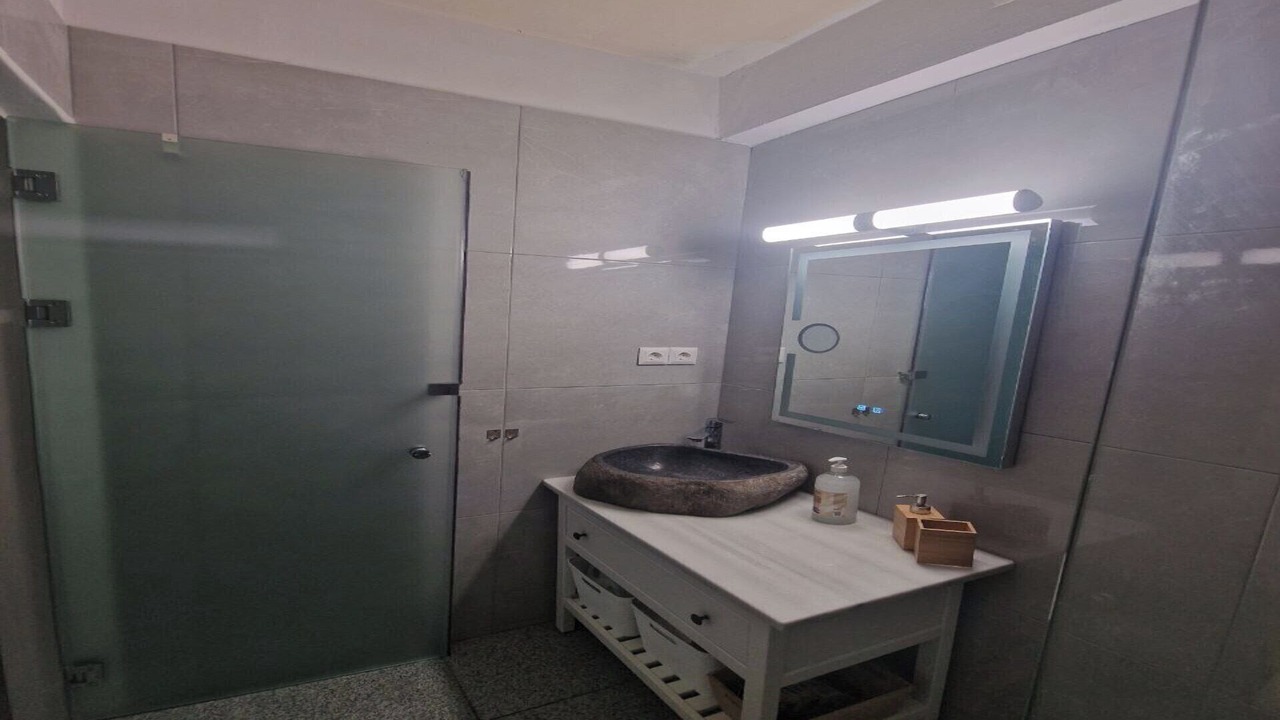 Photo of Bathroom in Ilioupoli