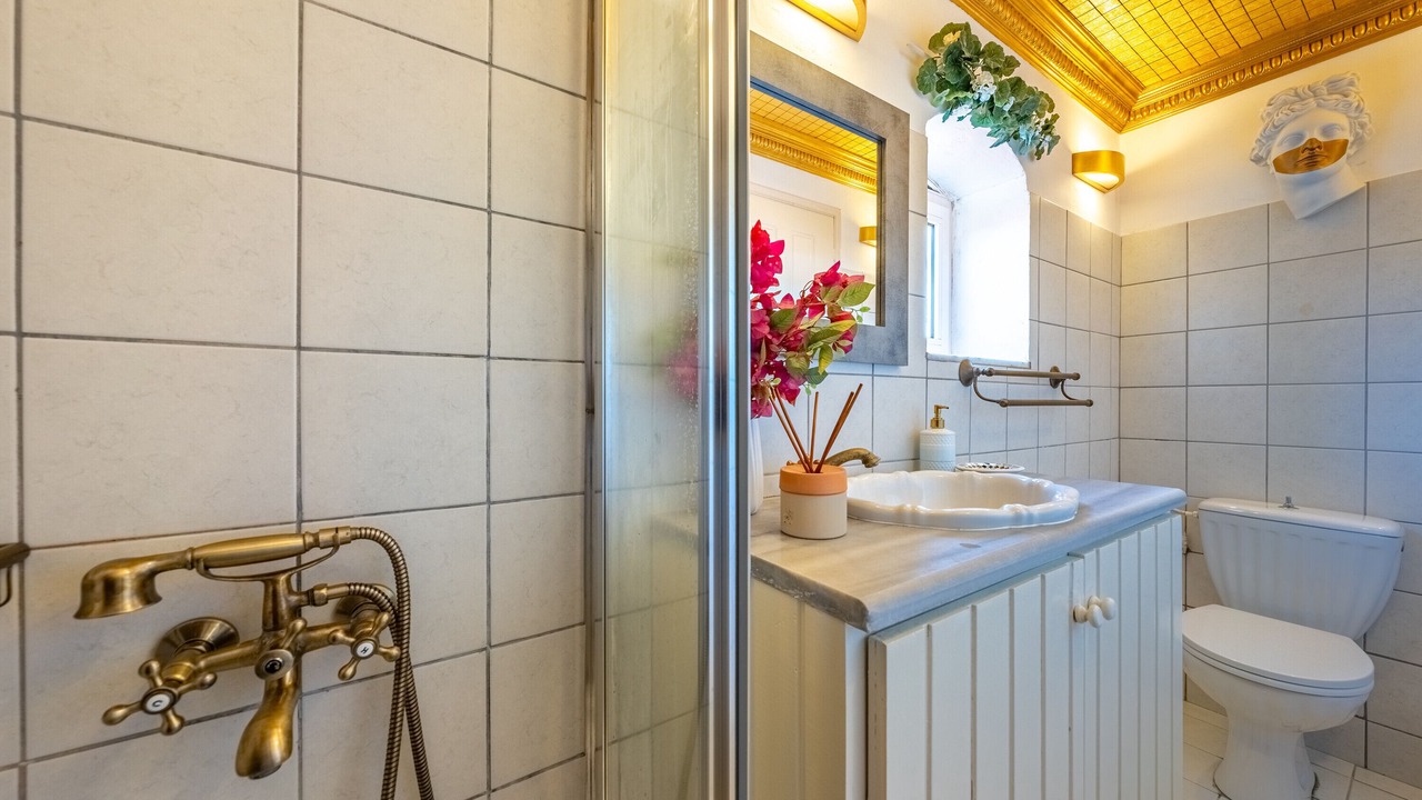 Photo of Bathroom in Chalikounas