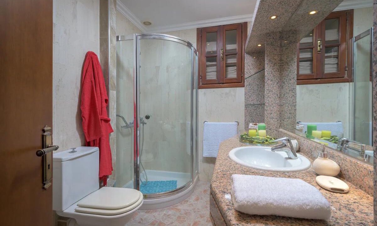 Photo of Bathroom in Haraki