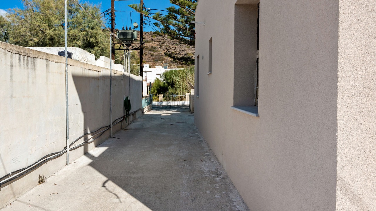 Photo of Outdoor in Kini