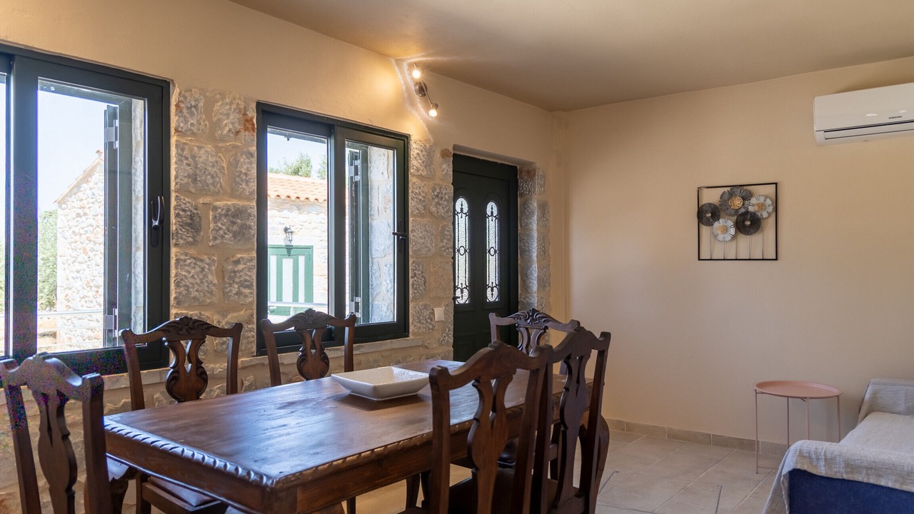 Photo of Livingroom in Omales