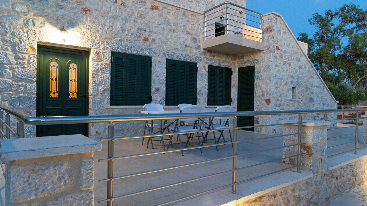 Photo of Patio Balcony in Omales