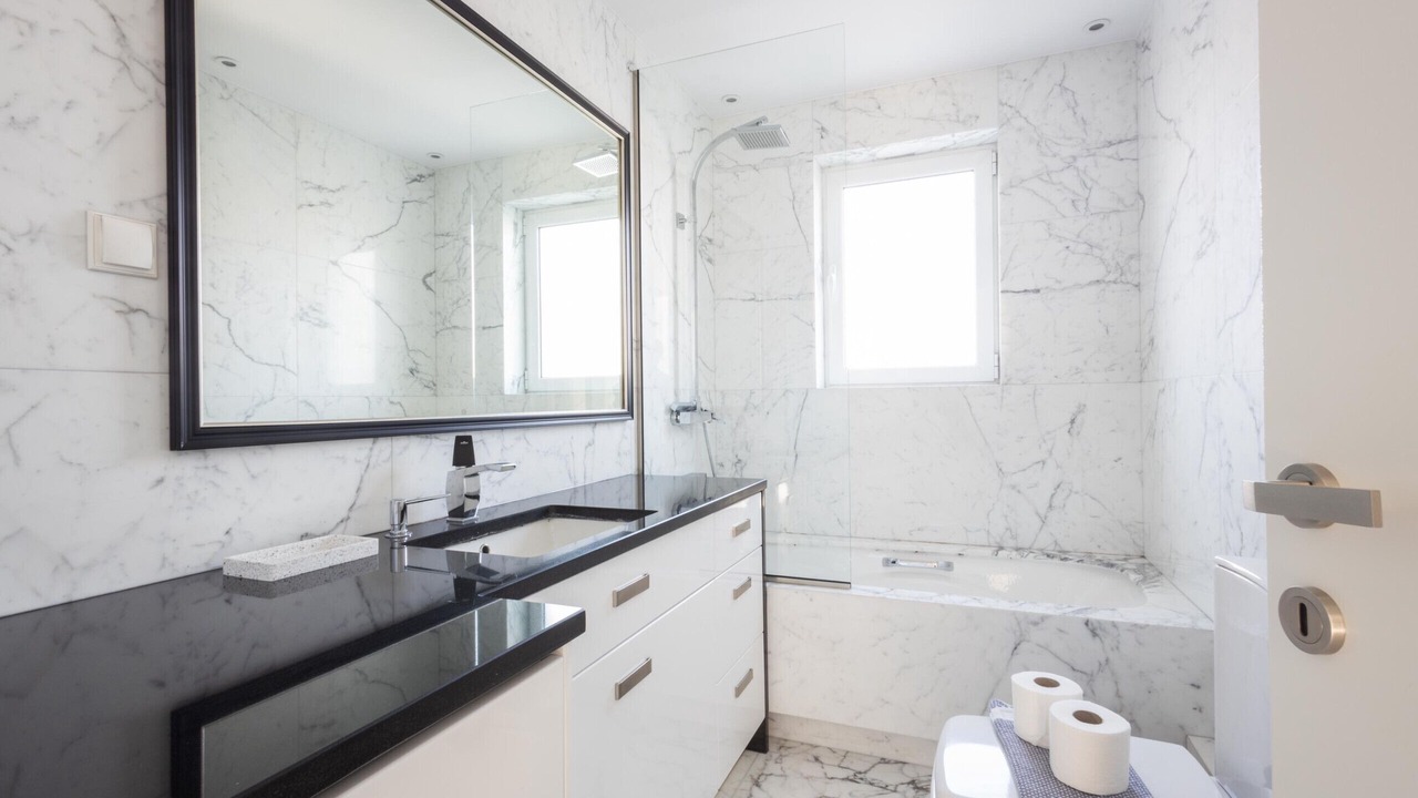 Photo of Bathroom in Alimos