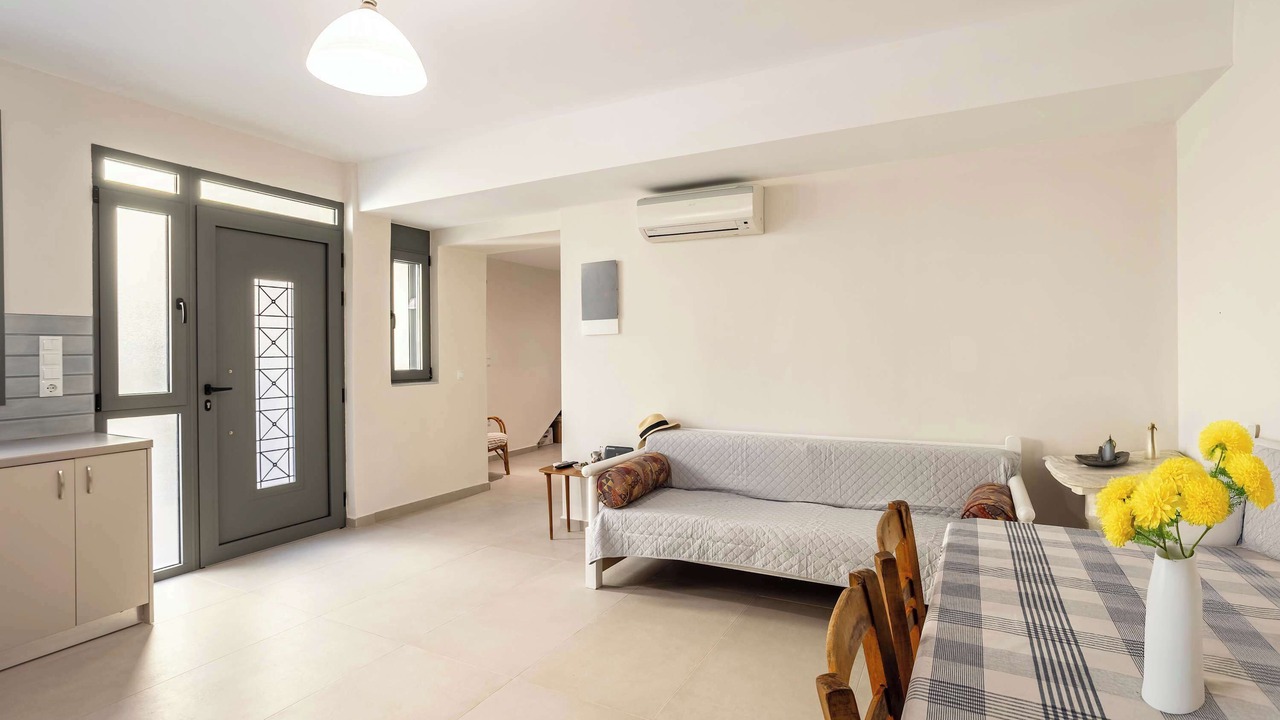 Photo of Bedroom in Petalidi