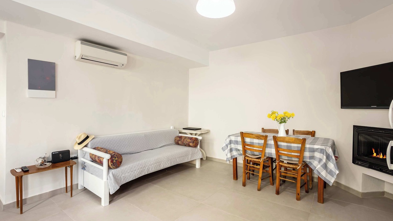 Photo of Bedroom in Petalidi