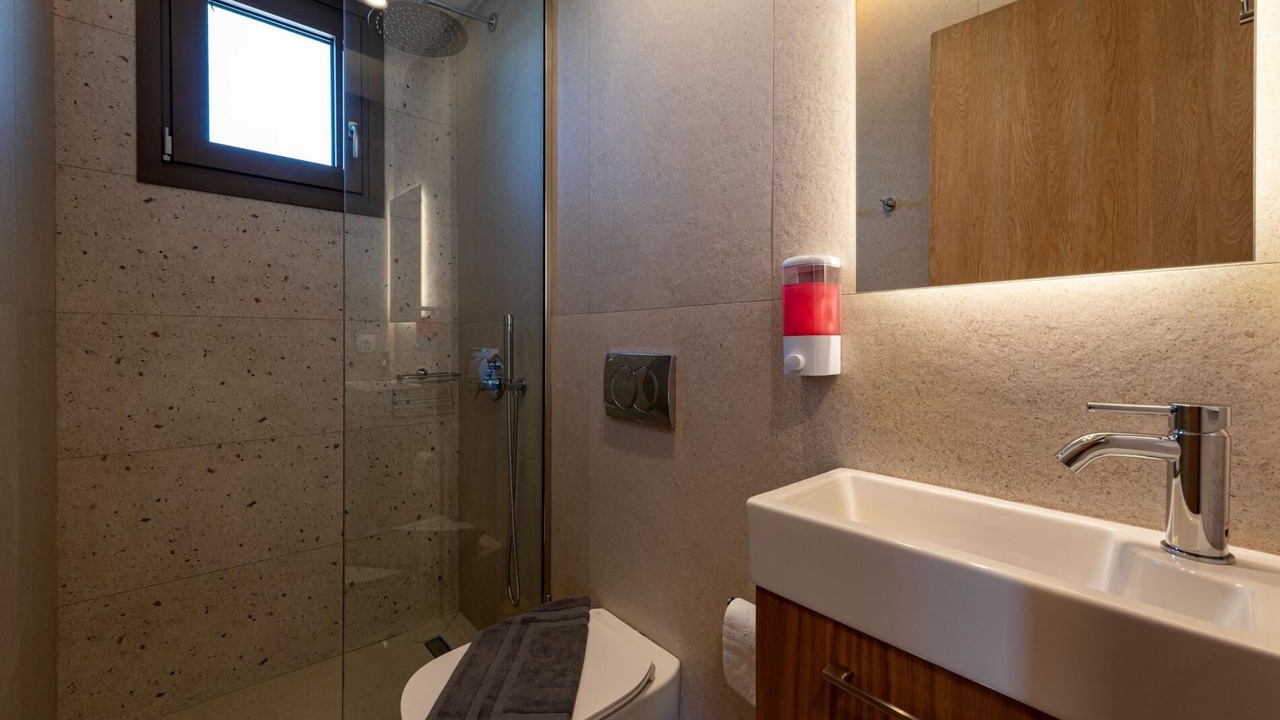 Photo of Bathroom in Adele