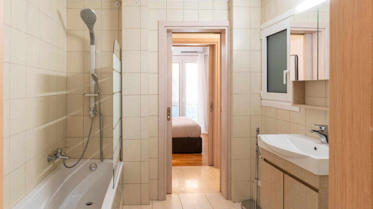 Photo of Bathroom in Alimos