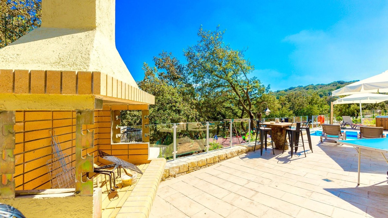 Photo of Outdoor in Monopari
