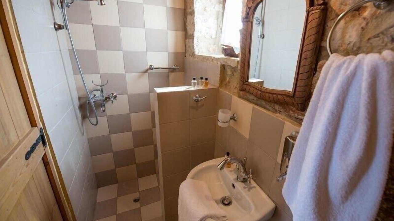 Photo of Bathroom in Varvara