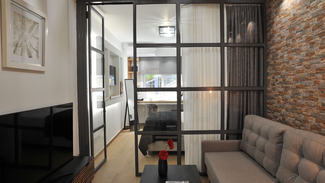 Photo of Livingroom in Exarhia