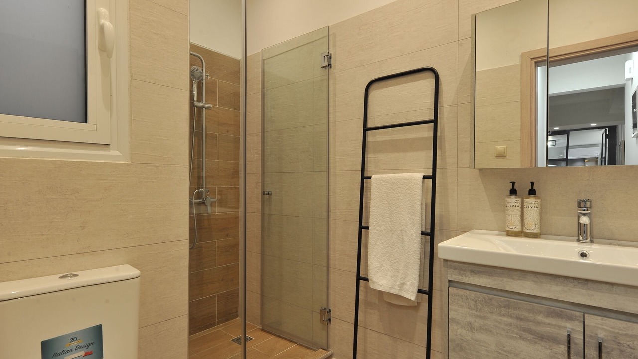 Photo of Bathroom in Exarhia