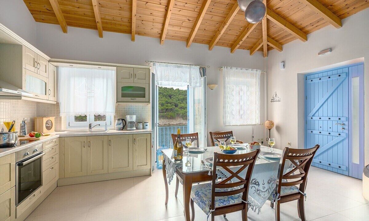 Photo of Kitchen in Frourion