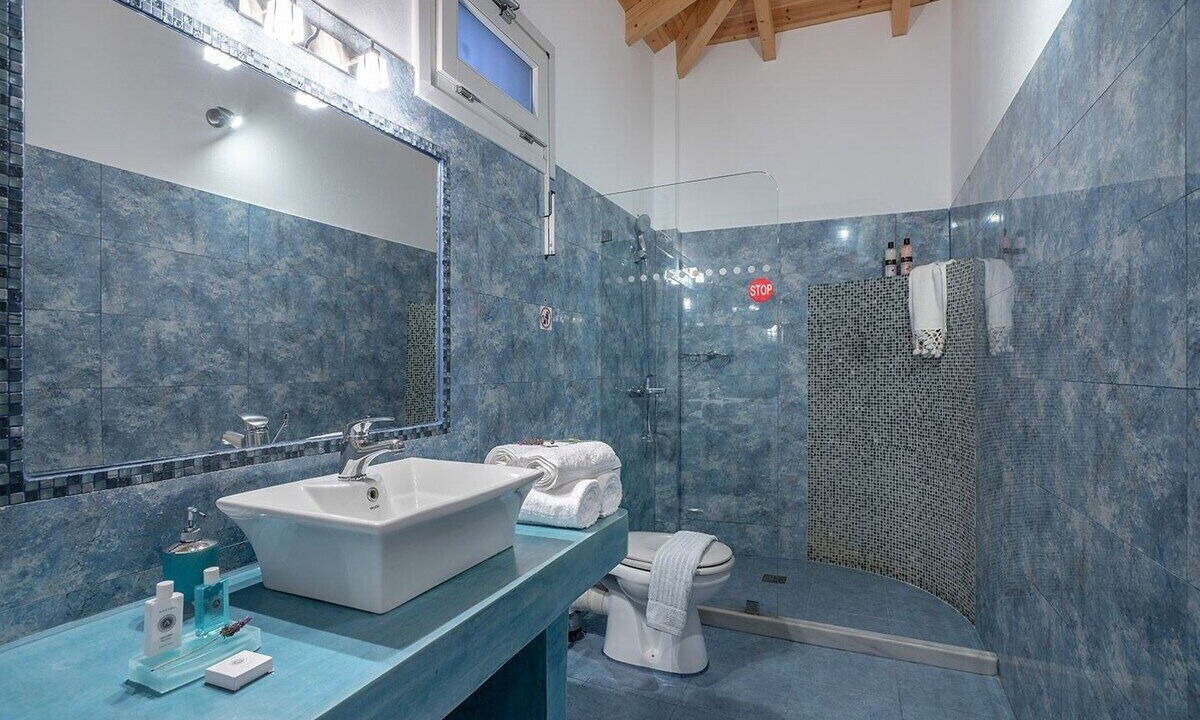 Photo of Bathroom in Frourion