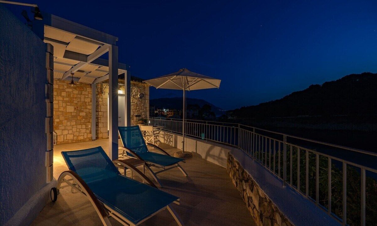 Photo of Patio Balcony in Frourion