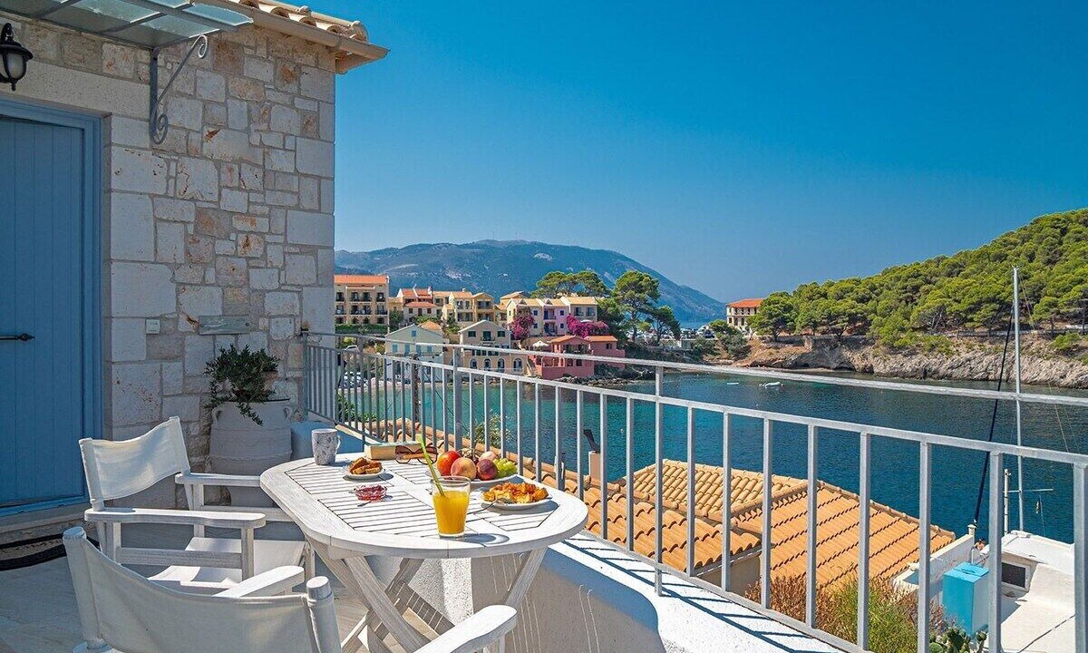 Photo of Outdoor in Frourion