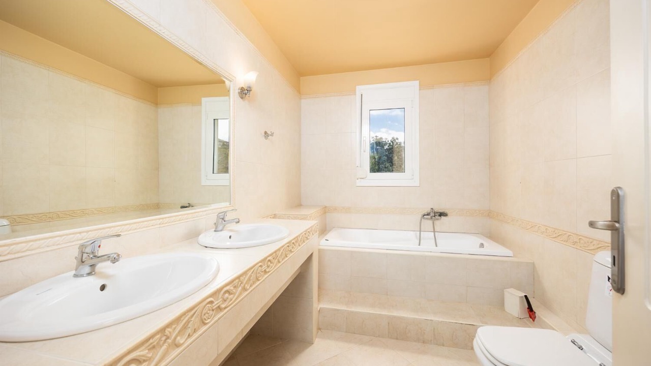 Photo of Bathroom in Gerani