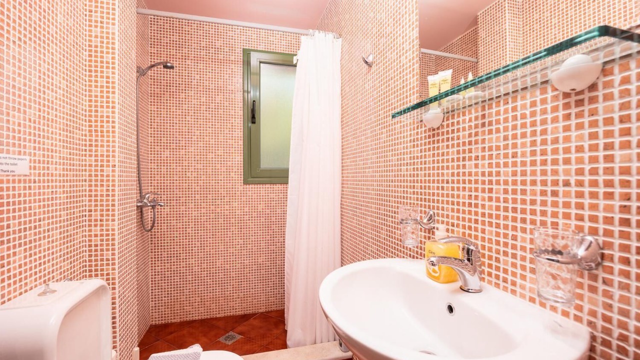 Photo of Bathroom in Kateleios
