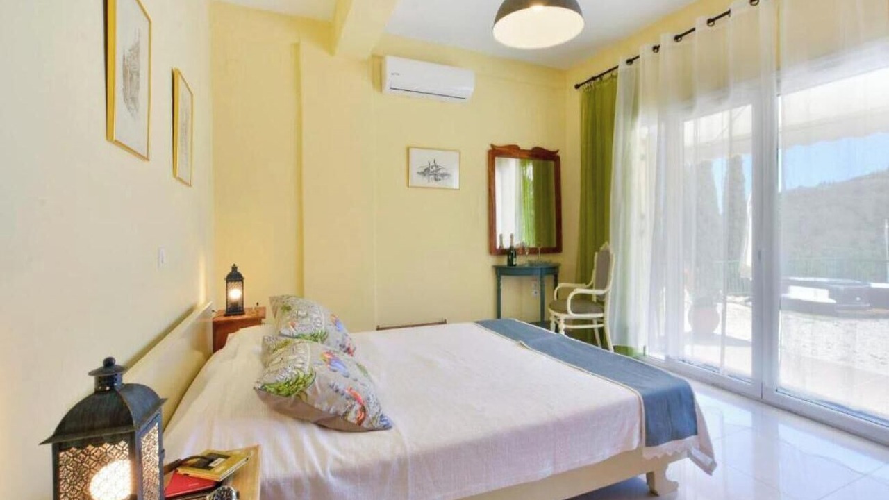 Photo of Bedroom in Makrata