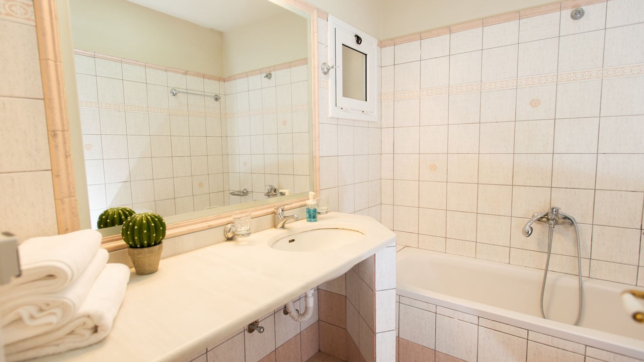Photo of Bathroom in Kokinos Pirgos