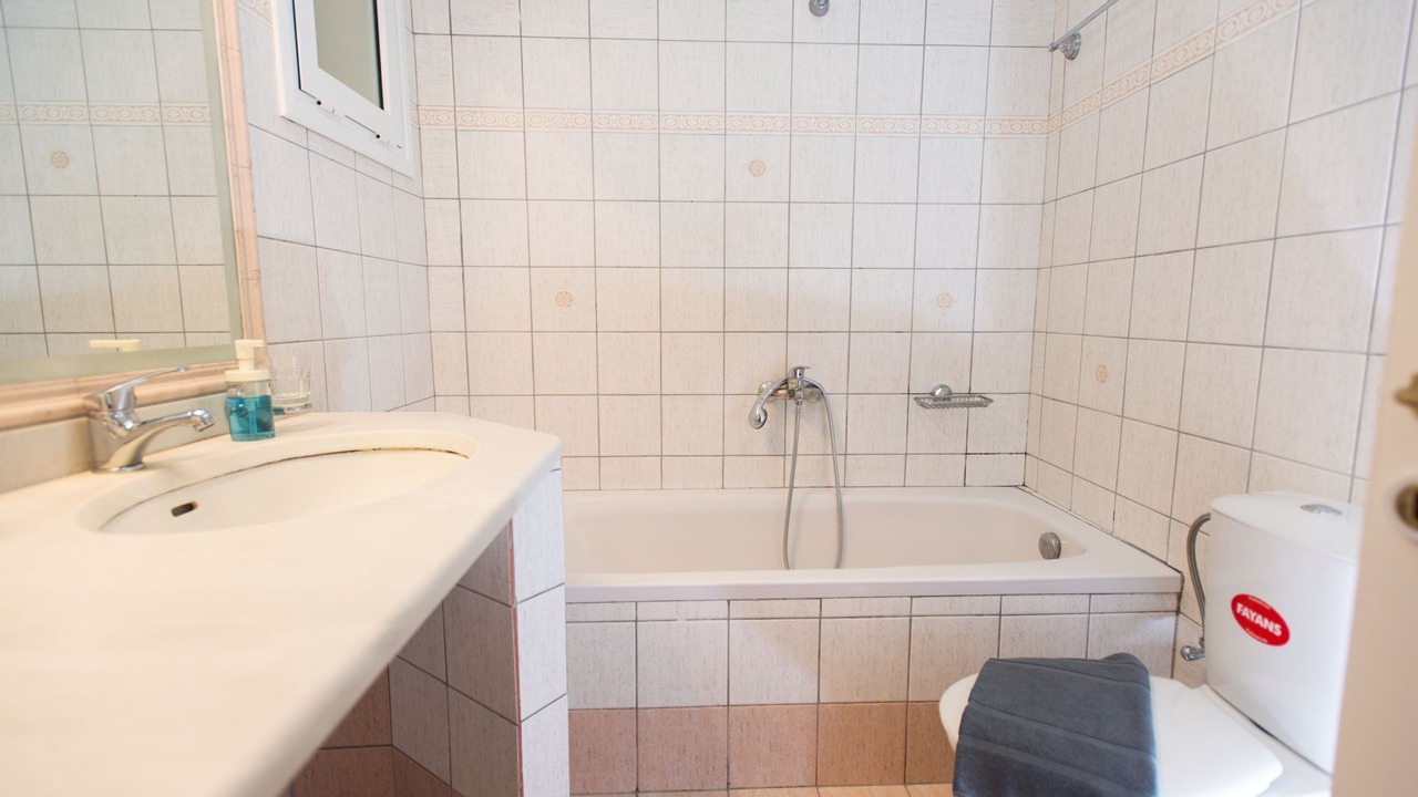 Photo of Bathroom in Kokinos Pirgos