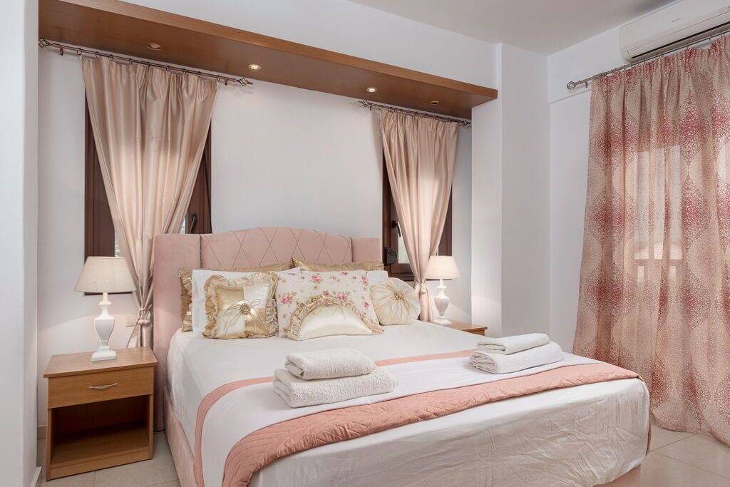 Photo of Bedroom in Pitsidia