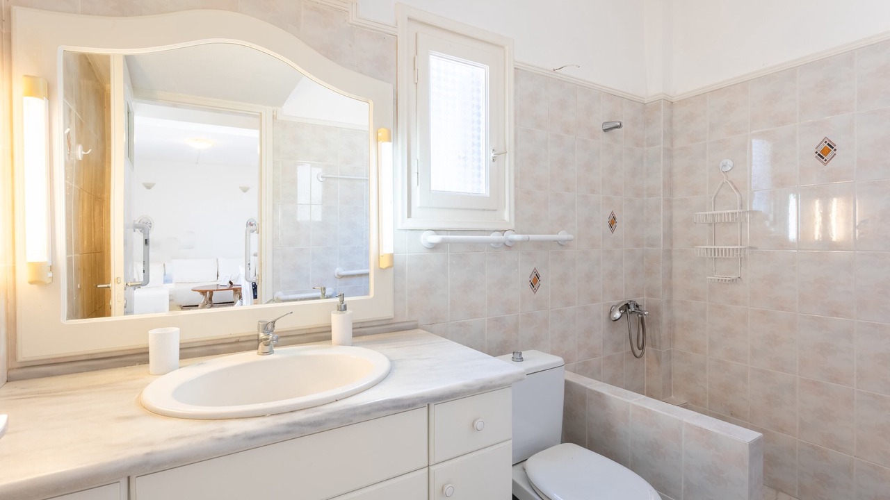Photo of Bathroom in Diasella