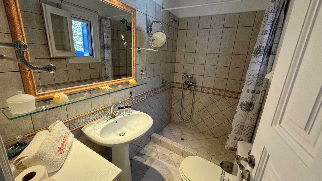 Photo of Bathroom in Elia