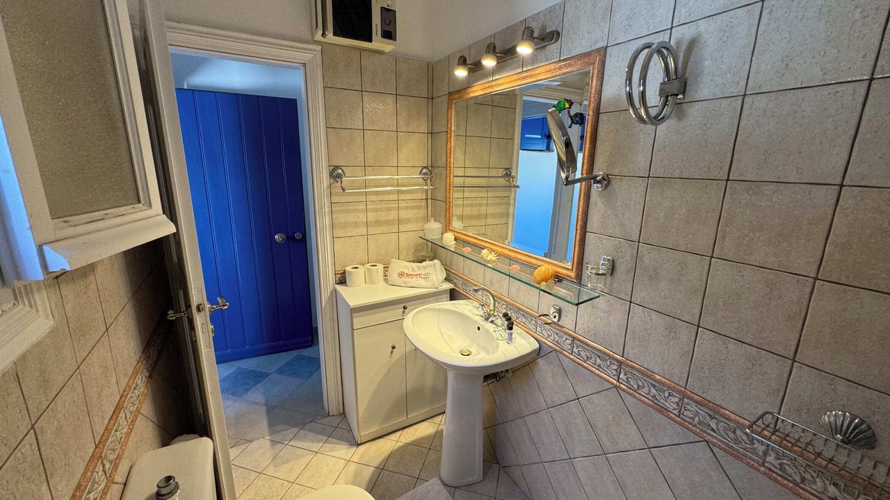 Photo of Bathroom in Elia