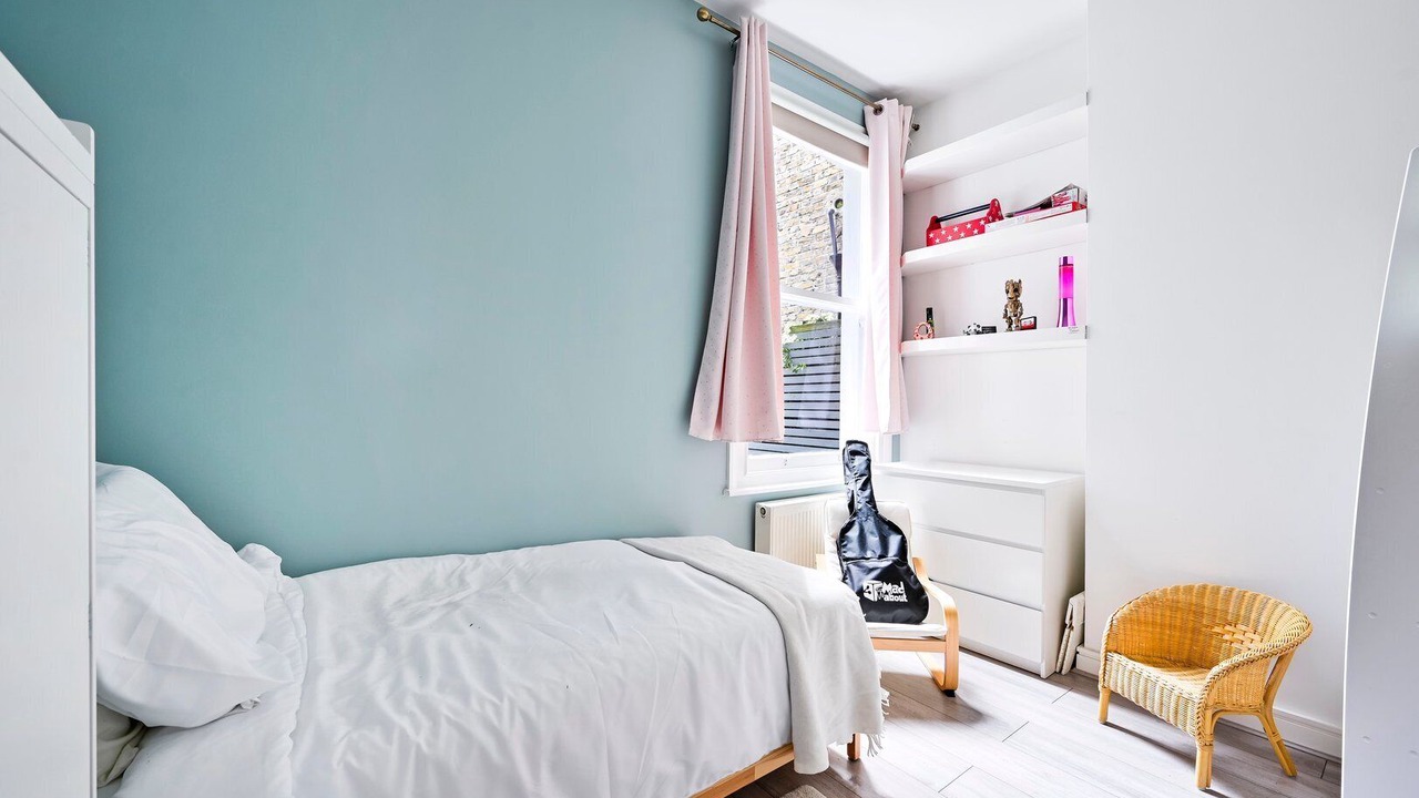 Photo of Bedroom in Askew