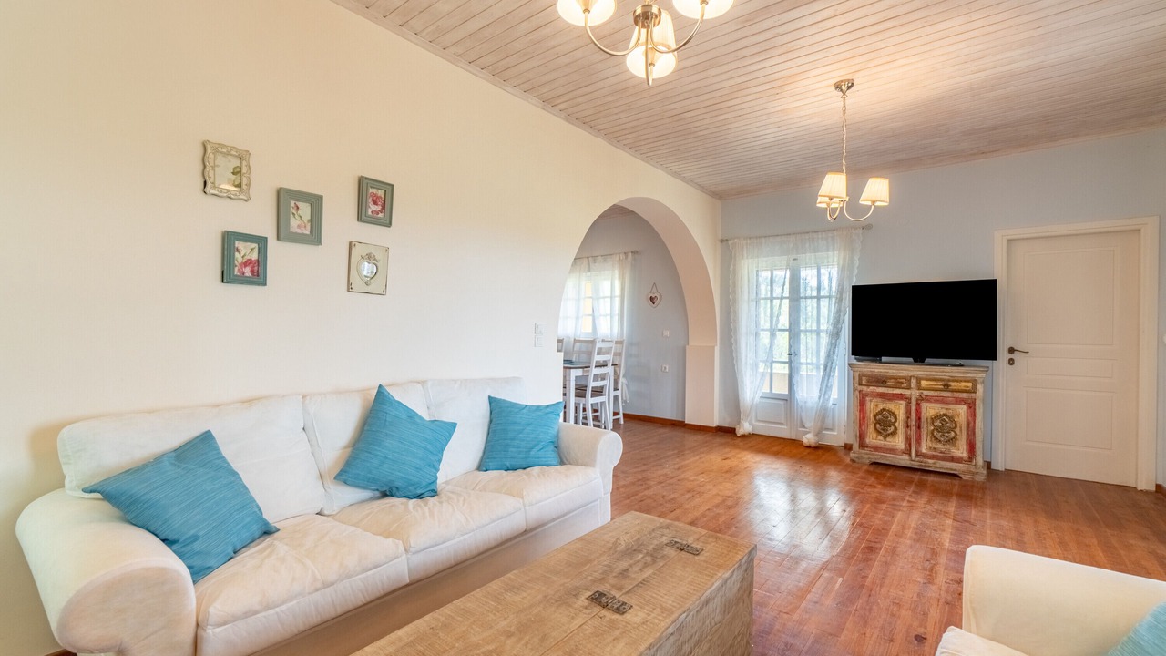 Photo of Livingroom in Notos