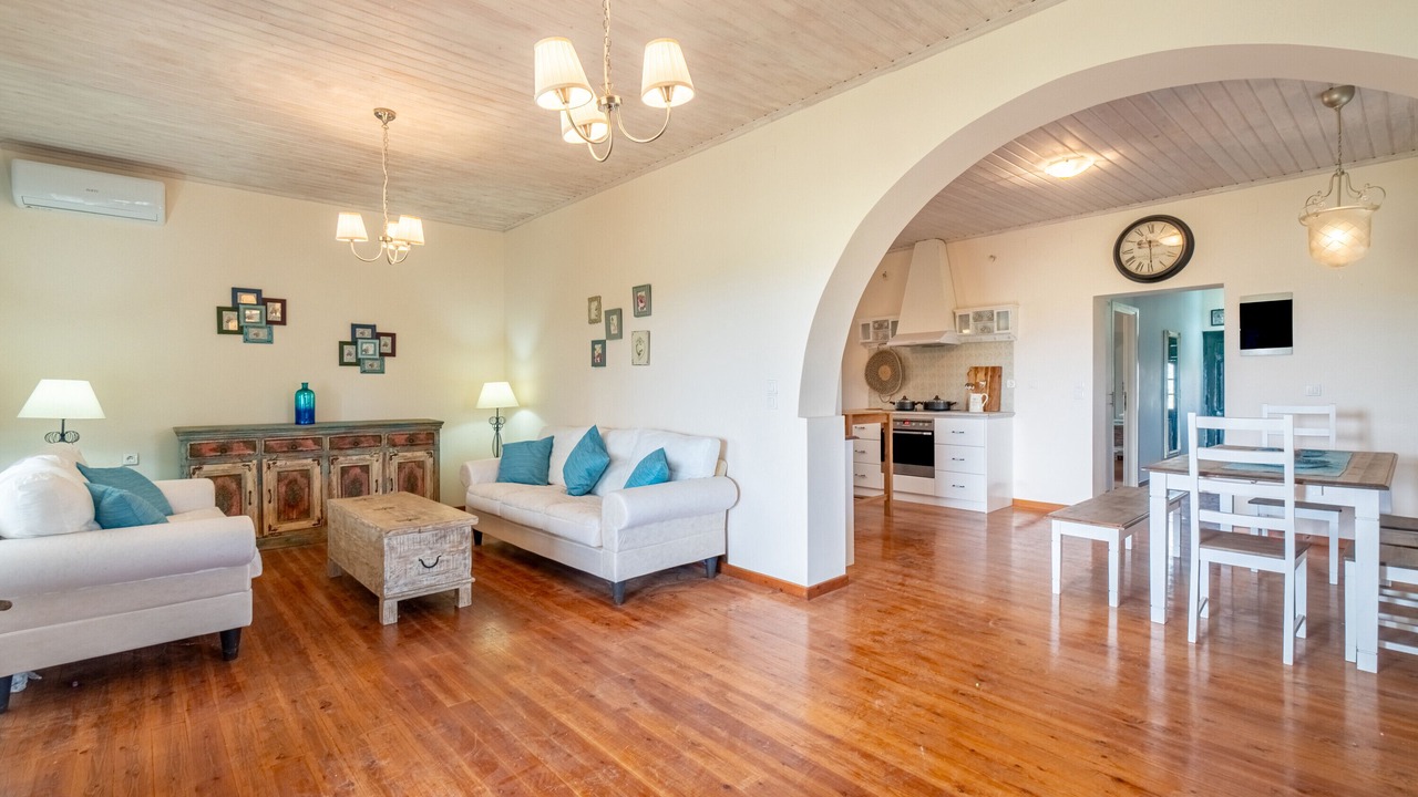 Photo of Livingroom in Notos