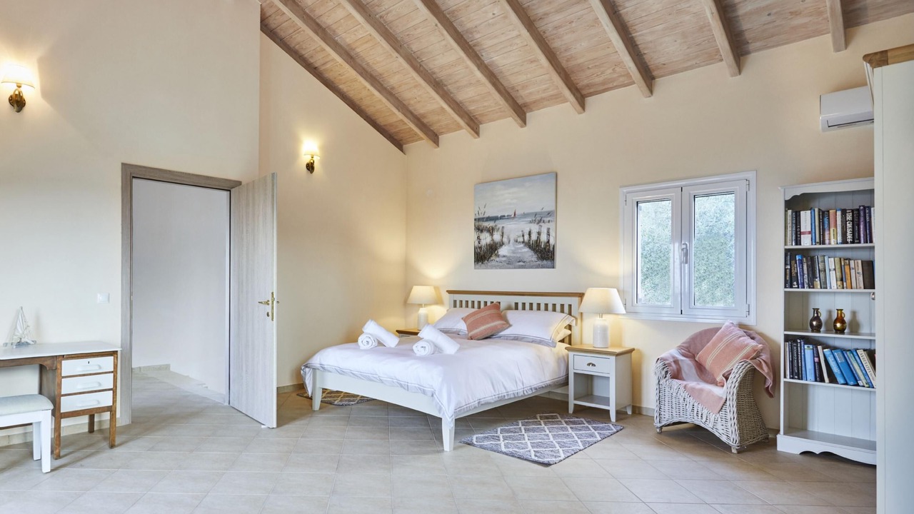 Photo of Bedroom in Koutsi