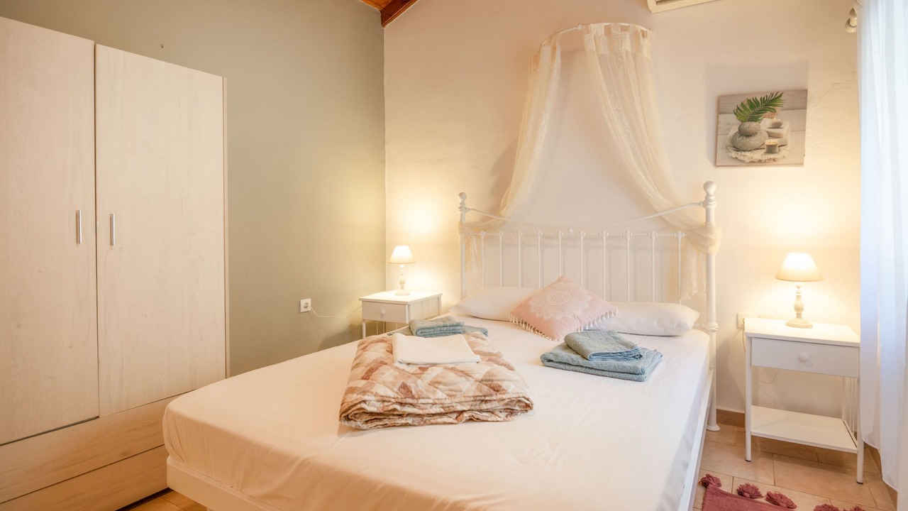 Photo of Bedroom in Koutsi