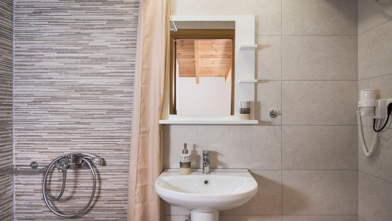 Photo of Bathroom in Platanias Town