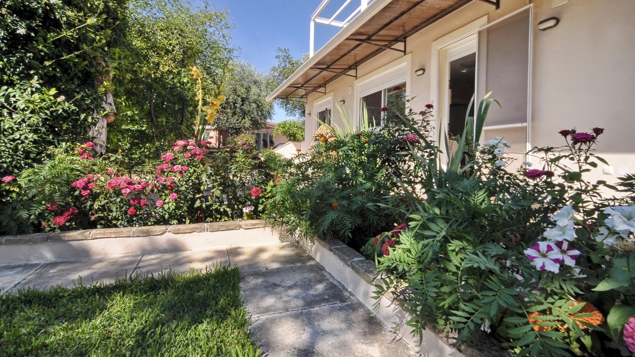 Photo of Outdoor in Perama