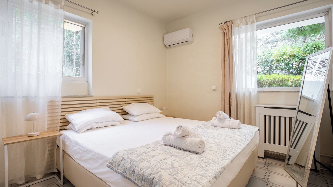 Photo of Bedroom in Vouliagmeni