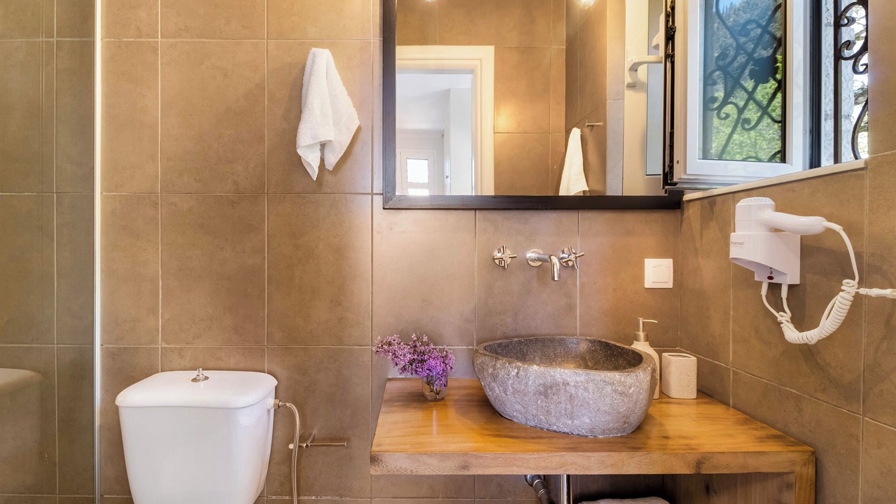 Photo of Bathroom in Asprogerakata